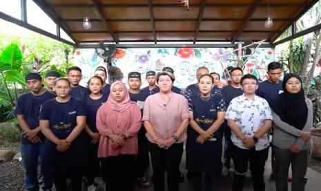 Video permintaan maaf pihak restoran Mamma Rosy karena telah menyajikan menu daging babi ke konsumen Muslim.