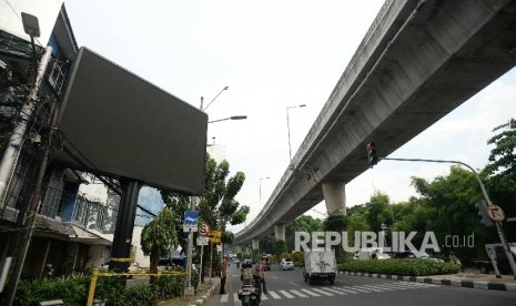 Videotron yang menampilkan konten film porno beberapa waktu lalu saat ini sudah disegel polisi, Jakarta Selatan, Senin (3/10).