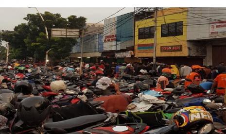 Viral foto dan video keramaian di Pasar Ikan Hias Jatinegara, Jakarta Timur