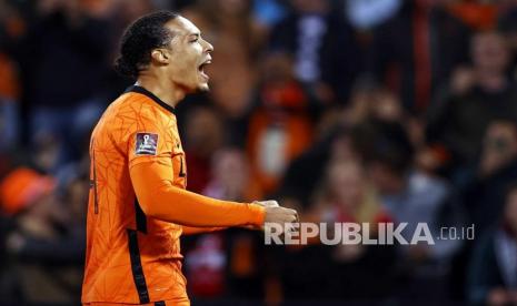 Bek timnas Belanda Virgil van Dijk menyatakan timnya pantas lolos ke Piala Dunia 2022.