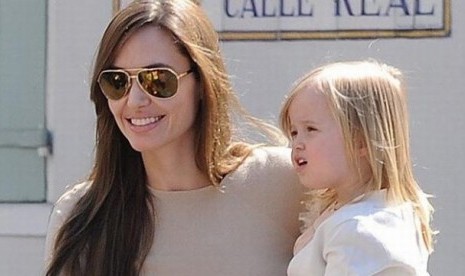 Vivienne Jolie Pitt dan Ibunya Angelina Jolie 