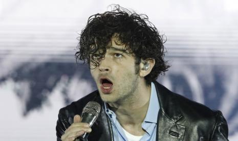 Vokalis band The 1975 Matty Healy. Aksi amoral The 1975 dianggap sebagai upaya untuk mencari perhatian.