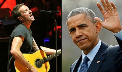 Vokalis Chris Martin (Kiri) dan Presiden Obama