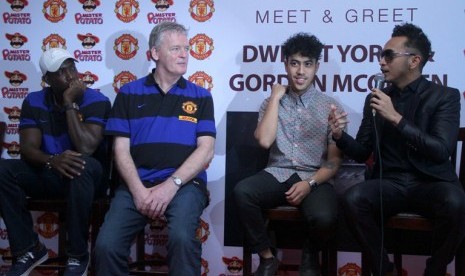 Vokalis Nidji, Giring berbincang dengan legenda MU Dwight Yorke dan Gordon McQueen