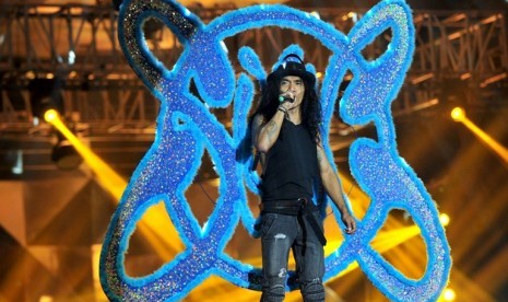 Vokalis Slank, Kaka, dalam penampilan konser 'I Slank U' 