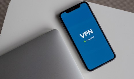 VPN. Sebagian besar VPN gratis memiliki batasan bandwidth.