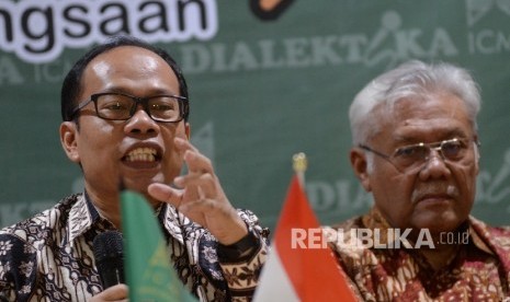 Wabendum ICMI Suhaji Lestiadi (kiri), dan Ketua Pokja Bank Wakaf Zainul Bahanoor menjadi pembicara dalam diskusi Dialektika ICMI yang bertemakan Bank Wakaf Ventura Indonesia (Ilustrasi)