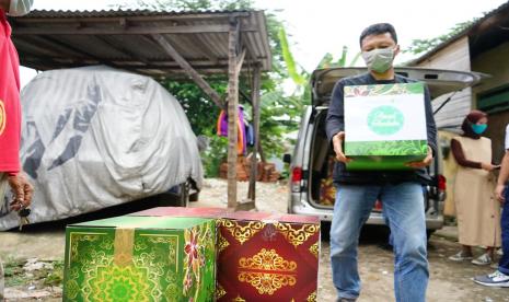 Wadah bersama Dompet Dhuafa salurkan bantuan untuk terdampak Covid-19.