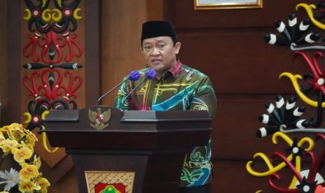 Wagub Edy Pratowo secara resmi melepas keberangkatan kafilah MTQN VI Korpri Kalteng.