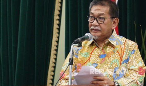 Wagub Jabar Deddy Mizwar menyampaikan pidatonya saat Rapat Koordinasi Pilkada Serentak di Aula Barat Gedung Sate, Bandung, Jawa Barat, Kamis (10/8).