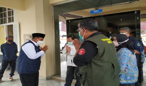 Wagub Jabar Uu Ruzhanul Ulum meninjau kondisi RSUD dr Soekardjo Kota Tasikmalaya, Kamis (24/6). 