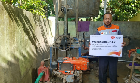 Wakaf Sumur. Wakaf sumur diberikat untuk warga Kampung Sawati, Tasikmalaya.