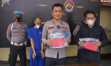 Wakapolres Purbalingga Kompol Pujiono dalam keterangan pers kasus pencabulan anak, Kamis (3/11/2022). 