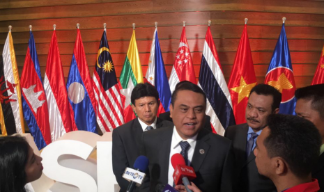 Wakapolri Komjen Syafruddin menghadiri AMMTC (ASEAN Ministerial Meeting of Transnational Crime) di Filipina yang digelar sejak kemarin sampai lusa Senin-Kamis (18-21/9).