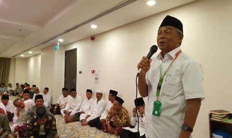 Wakil Amirul Hajj, Busyro Muqoddas saat mengunjungi jamaah haji asal embarkasi SOC di Hotel Kiswah, Jarwal, Makkah, Sabtu (3/8).