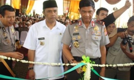 Wakil Bupati Garut Agus Hamdani, kiri