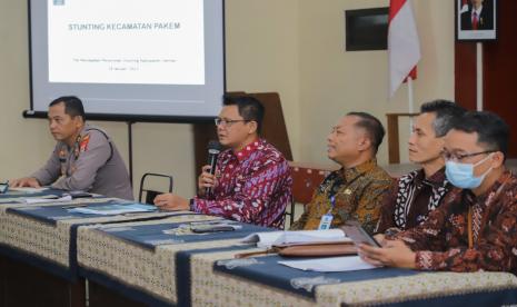  Wakil Bupati Sleman, Danang Maharsa, menghadiri rapat koordinasi TPPS Kapanewon Pakem yang diselenggarakan di aula kantor Kalurahan Purwobinangun, Selasa (24/1).