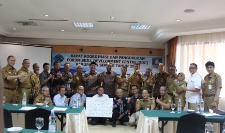 Wakil Bupati (Wabup) Serang Pandji Tirtayasa membuka Rapat Koordinasi dan Pengukuhan Forum Skill Development Centre (SDC) Kabupaten Serang  tahun 2019, di Ledian Hotel Kota Serang pada Senin, (16/12)