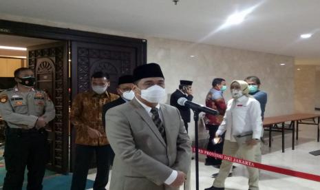 Wakil Gubernur DKI Jakarta, Ahmad Riza Patria, menyebut pemerintah provinsi siap menjalankan aturan isolasi lima hari bagi WNA pendatang mulai 29 hingga 31 Desember 2020.