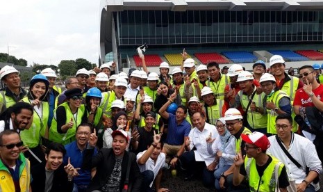 Wakil Gubernur DKI Jakarta mengajak para artis dan sosial media influencer untuk mempromosikan Asian Games 2018. Mereka diajak mengunjungi beberapa tempat, seperti Velodrome, Equestrian, dan depo LRT di Kelapa Gading, Jakarta Utara, Sabtu (10/3).