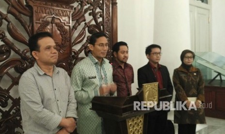 Wakil Gubernur DKI Jakarta Sandiaga Salahuddin Uno meluncurkan lini baru program One Kecamatan One Center of Enterpreneurship (OK OCE) bidang teknologi yang disebut OK OCE Tech di Balai Kota, Kamis (1/2). 