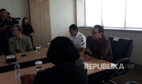 Wakil Gubernur DKI Jakarta Sandiaga Salahuddin Uno membuka Forum Group Discussion bertema Halal Tourism & Halal Industry di Lt 22 Gedung Blok G, Kompleks Balai Kota, Jalan Medan Merdeka Selatan, Jakarta Pusat, Rabu (7/3).