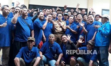 Wakil Gubernur DKI Jakarta Sandiaga Salahuddin Uno meresmikan rumah pemotongan hewan (RPH) di Rorotan, Cilincing, Jakarta Utara, Selasa (6/2). 