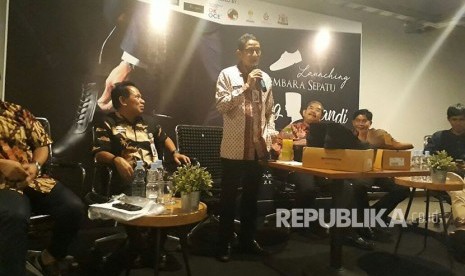 Wakil Gubernur DKI Jakarta Sandiaga Uno berbicara dalam peluncuran Sayembara Sepatu Sandi, di Jakarta Creative Hub, Jakarta Pusat, Jumat (3/11).