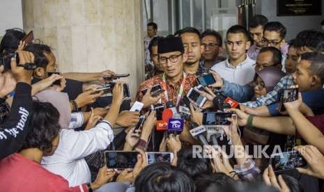 Jakarta Deputy Governor Sandiaga Uno answers reporters questions at City Hall, Central Jakarta, on Thursday (Aug 9).