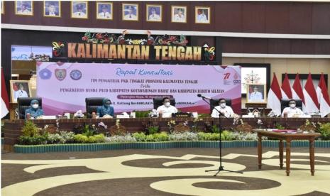 Wakil Gubernur Kalimantan Tengah (Kalteng) Edy Pratowo membuka secara resmi Rapat Konsultasi Tim Penggerak dan Pemberdayaan Kesejahteraan Keluarga (TP-PKK) Provinsi Kalimantan Tengah (Provinsi Kalteng) tahun 2022, bertempat di Aula Jayang Tingang Kantor Gubernur Kalteng, Rabu (10/8/2022).