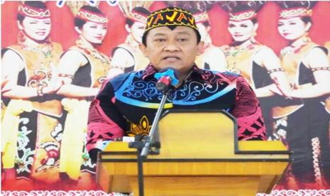  Wakil Gubernur Kalteng Edy Pratowo saat membuka secara resmi Konferensi Provinsi II Gerdayak Indonesia Kalteng Tahun 2022.