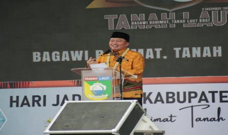 Wakil Gubernur Provinsi Kalimantan Selatan, H Muhidin menghadiri  Puncak Hari Jadi Kabupaten Tanah Laut ke-56 pada Senin (12/6). Pada puncak pelaksanaan hari jadi yang dilaksanakan di Halaman Kantor Bupati Tanah Laut ini, Muhidin menyampaikan ucapan selamat dan doa pembangunan Tanah Laut ke depan lebih maju 