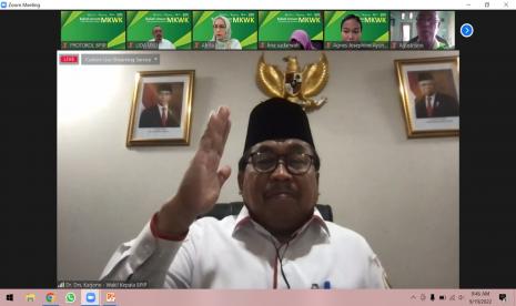 Wakil Kepala Badan Pembinaan Ideologi Pancasila (BPIP) Karjono memberikan kuliah umum Mata Kuliah Wajib Kurikulum (MKWK) Tahun 2022 kepada 6 ribu lebih mahasiswa, dosen, dan tenaga kependidikan USU.