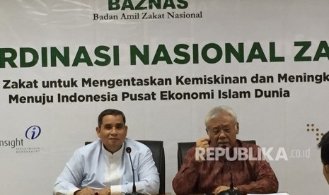  Wakil Ketua Badan Amil Zakat Nasional (BAZNAS), Zainulbahar Noor,  dan Ketua Umum Panitia Rakornas Zakat 2019 yang juga Sekretaris BAZNAS,  Jaja Jaelani, dalam konferensi pers di Kantor BAZNAS, Jakarta Pusat, Jumat  (1/3). 