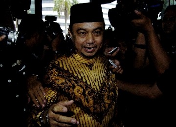 Wakil Ketua Badan Anggaran (Banggar) DPR-RI, Tamsil Linrung, memenuhi panggilan Komisi Pemberantasan Korupsi (KPK), Selasa (20/9). Pemanggilannya sebagai saksi dalam kasus dugaan suap Kemenakertrans.