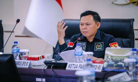 Wakil ketua Dewan Perwakilan Daerah (DPD) RI Sultan B Najamudin mendorong pemerintah melalui kementerian pertanian dan pemerintah daerah untuk meningkatkan peran dan fungsi Petugas Penyuluh Lapangan (PPL) dalam mengontrol distribusi dan penggunaan pupuk subsidi di tingkat petani.