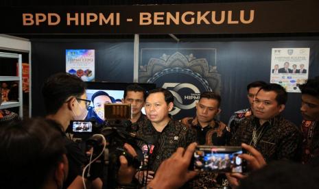 Wakil ketua Dewan Perwakilan Daerah (DPD) RI Sultan B Najamudin mengaku geram dengan keberadaan pakaian bekas import yang sangat digemari oleh masyarakat Indonesia saat ini.