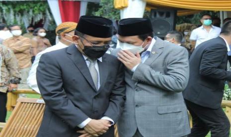 Wakil Ketua DPD RI, Sultan B Najamudin, memberikan reaksi terkait kasus MS, siswi SMA di Bengkulu yang dikeluarkan dari sekolah setelah videonya yang menghina Palestina di akun TikToknya viral di media sosial. 