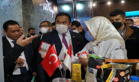 Wakil Ketua DPR Rachmat Gobel berharap Indonesia bisa mengisi pasar halal dunia. Foto Gobel saat menghadiri World Halal Summit ke-7 dan OIC Halal Expo ke-8. (ilustrasi)