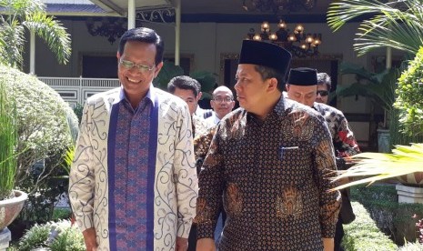 Wakil Ketua DPR RI Fahri Hamzah bertemu dengan Gubernur DIY Sri Sultan Hamengku Buwono X di Gedhong Wilis Kepatihan Yogyakarta, Selasa(22/5).