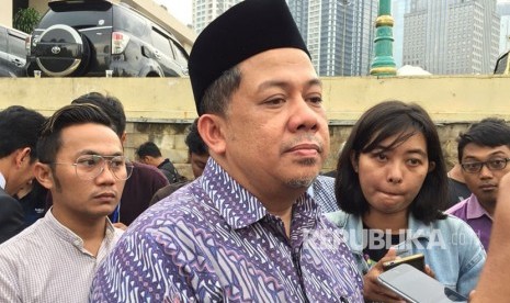 Wakil Ketua DPR RI, Fahri Hamzah, usai membuat laporannya terhadap Presiden PKS (Partai Keadilan Sejahtera), Sohibul Iman, di Mapolda Metro Jaya, Kamis (8/3) pukul 16.15 WIB.