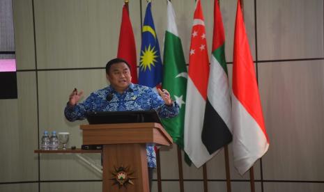 Wakil Ketua DPR RI Rachmat Gobel berpendapat sebaiknya APBN difokuskan untuk pemulihan ekonomi, pembangunan infrastruktur dasar, dan untuk pembangunan Ibukota Negara (IKN) yang baru.