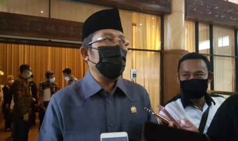 Wakil Ketua DPRD Jawa Timur (Jatim), Sahat Tua Simanjuntak. Wakil Ketua DPRD Jatim Sahat Tua kena OTT KPK, Golkar sedang fokus ke Pemilu 2024.