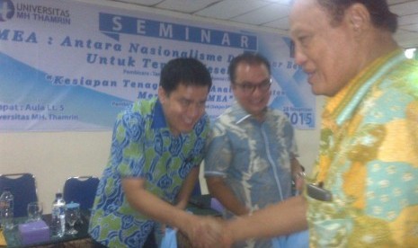 Wakil Ketua Komisi I DPR Tantowi Yahya dalam seminar MEA di Universitas MH Thamrin, Jakarta, Sabtu (28/11).