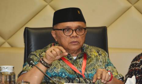 [Foto: Wakil Ketua Komisi II DPR RI Junimart Girsang] Komisi II DPR menyetujui pagu anggaran Komisi Pemilihan Umum (KPU) RI tahun 2023 sebesar Rp 15,9 triliun untuk ditetapkan sebagai pagu definitif. 