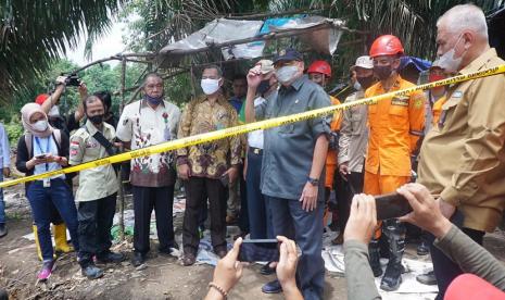 Wakil Ketua komisi VII DPR RI H Alex Noerdin menegaskan bahwa kejadian tewasnya 11 orang warga di lokasi galian batu bara Desa Penyandingan, kecamatan Tanjung Agung, kabupaten Muaraenim, Rabu (21/10) kemarin merupakan murni dari kegiatan illegal mining atau penambangan liar.