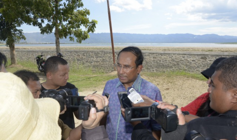 Wakil Ketua Komisi VII Satya Yudha saat meninjau Danau Limboto, Gorontalo.