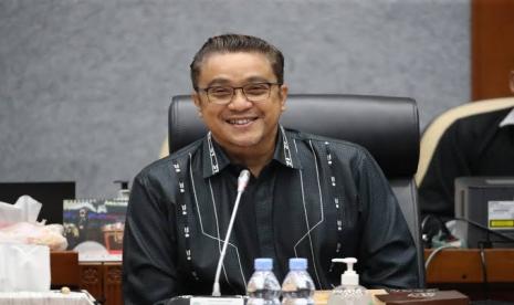 Wakil Ketua Komisi X DPR RI Dede Yusuf Macan Effendi menyampaikan, sekolah harus bertanggung jawab dan mendapatkan sanksi administratif terhadap pelanggaran yang terjadi.