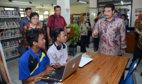 Wakil Ketua Komisi X DPR Sutan Adil Hendra.