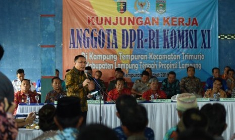 Wakil Ketua Komisi XI DPR Marwan Cik Asan  memimpin Tim Kunjungan Kerja Komisi XI DPR ke Kampung Tempuran, Lampung Tengah.